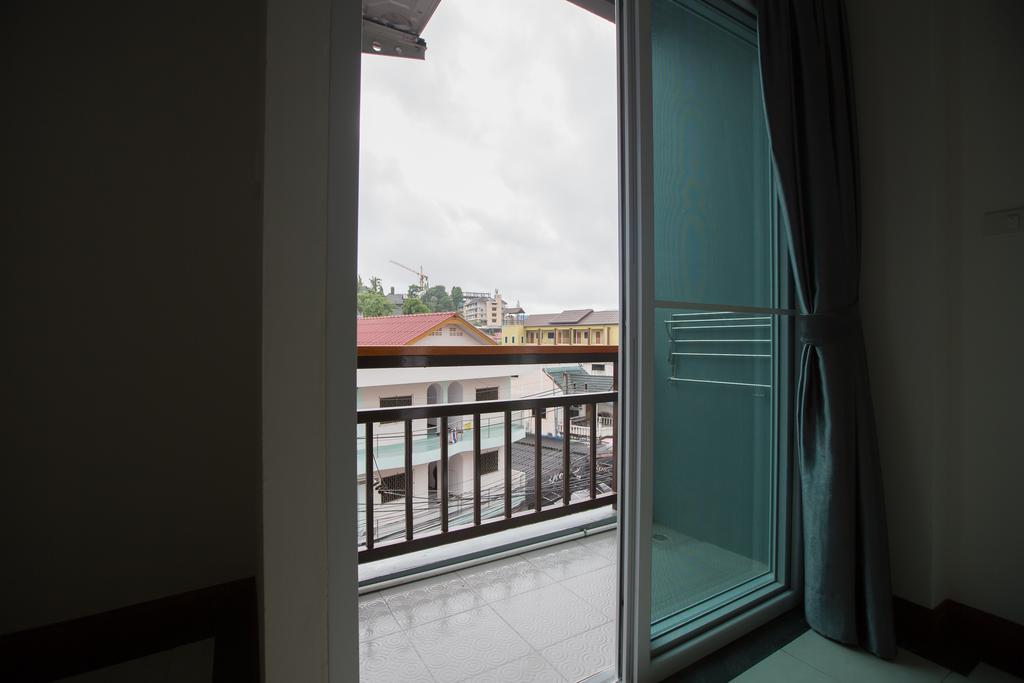 Chusri Hotel Patong Quarto foto