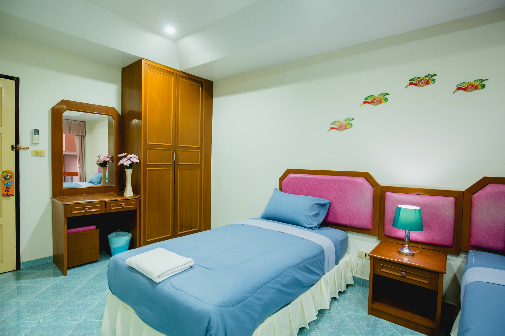 Chusri Hotel Patong Exterior foto